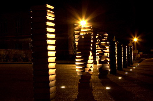 Cambridge University Library book-stack sculpture